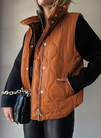 DARCY™ - Snyggt lättviktigt vadderat väst med knappar