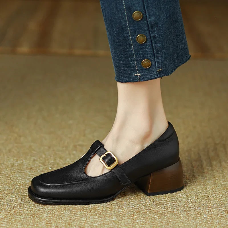 Selvana | Eleganta skor med T-band