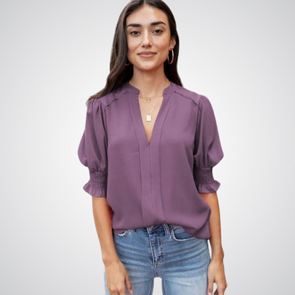 MONICA™ – Snygg blus med v-ringning