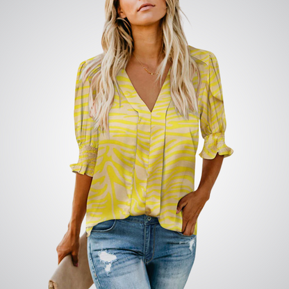 MONICA™ – Snygg blus med v-ringning